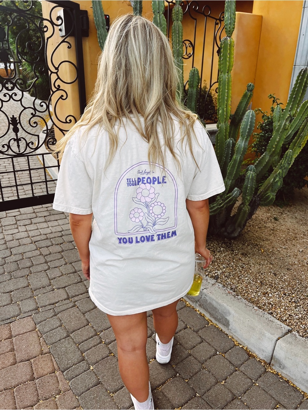 The Cold Hearted Co. Oversized “Tell Your People You Love Them” Graphic Tee Sz L